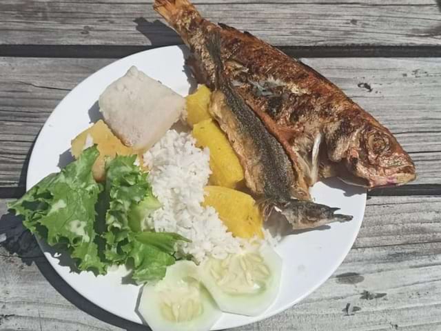 Plat typique de la Martinique lors d'une colo de vacances cet été