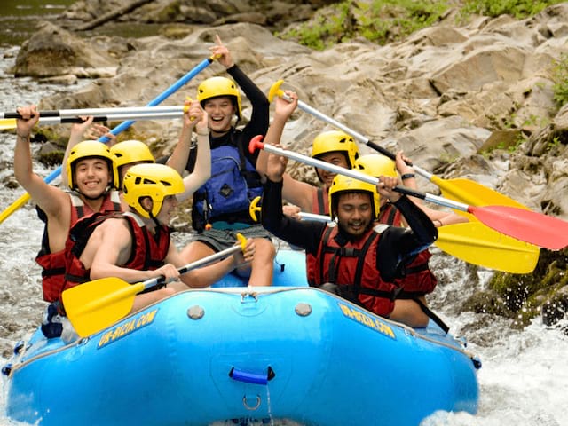 Activité rafting en colo de vacances cet été dans le pays Basque
