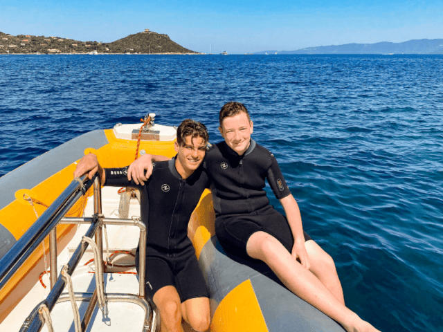 Excursion en bateau lors de la colonie de vacances La Belle Corse de cet été pour les 14-17 ans