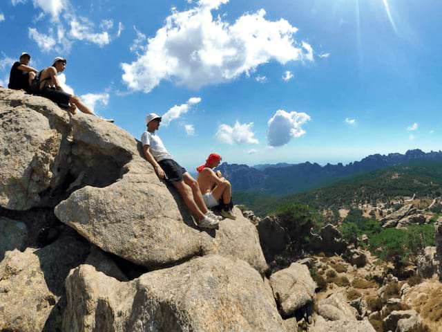 Activité randonnée en colonie de vacances de cet été La Belle Corse ouverte aux jeunes de 14 à 17 ans