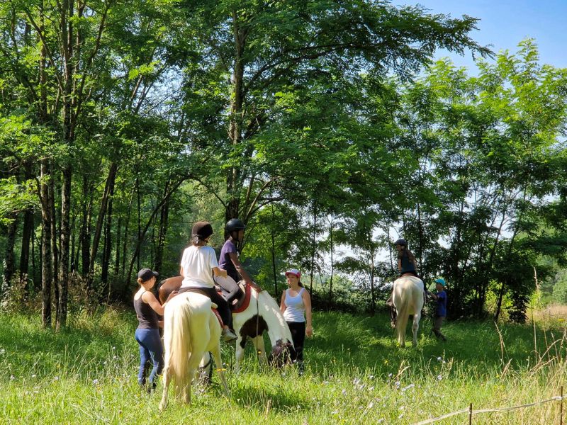Equitation en colo de vacances multi activités en Ardèche
