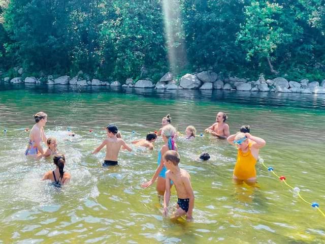 Baignades en colo de vacances equitation cet été