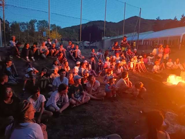 Groupe de jeunes en colo de vacances à Retournac cet été