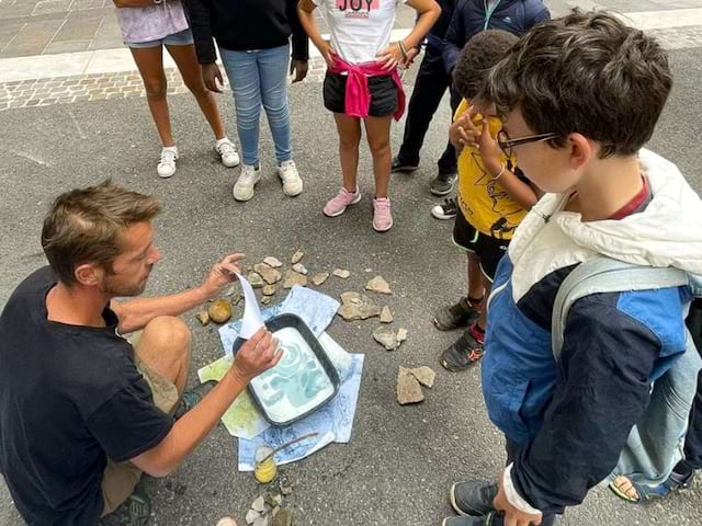 Activité manuelle en colo de vacances en Ardèche cet été