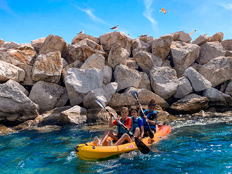 Enfants kayak mer colonie de vacances palavas
