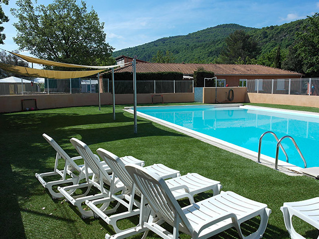 piscine du camping dans le var en colonie de vacances canoë kayak