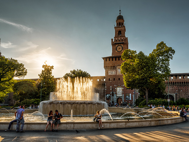 chateau des sforza dans le centre ville de milan séjour été 
