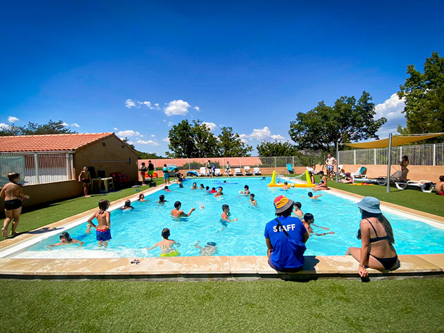 piscine colonie de vacances enfants été bauduen