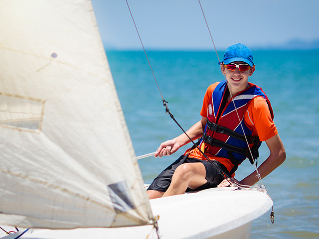 session catamaran pour voguer sur l'eau colo été
