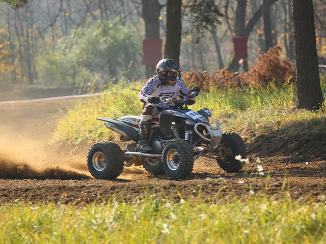session quad sur terrain adapté en colonie de vacances
