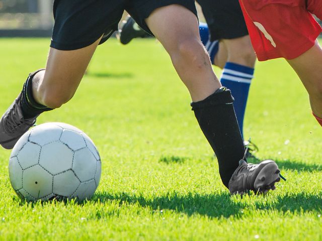 Activité football en colo de vacances cet été à Bauduen