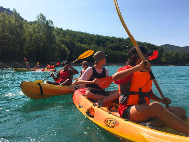 Activité kayak en colo de vacances cet été à Bauduen