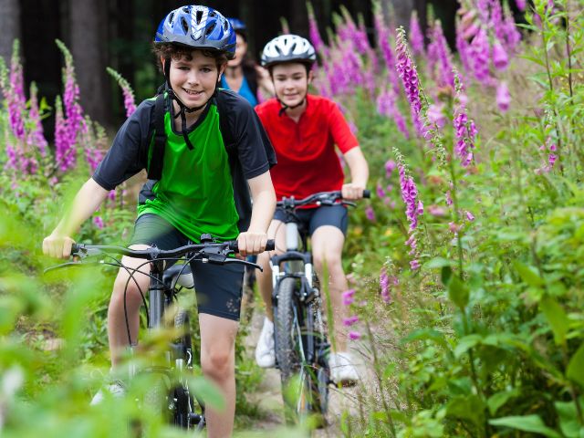 Activité vélo en colonie de vacances cet été