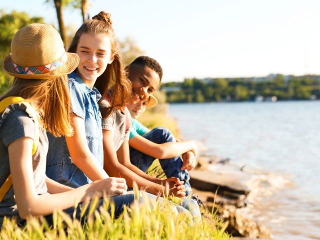 Groupe d'ados en colo de vacances cet été à Hauteluce