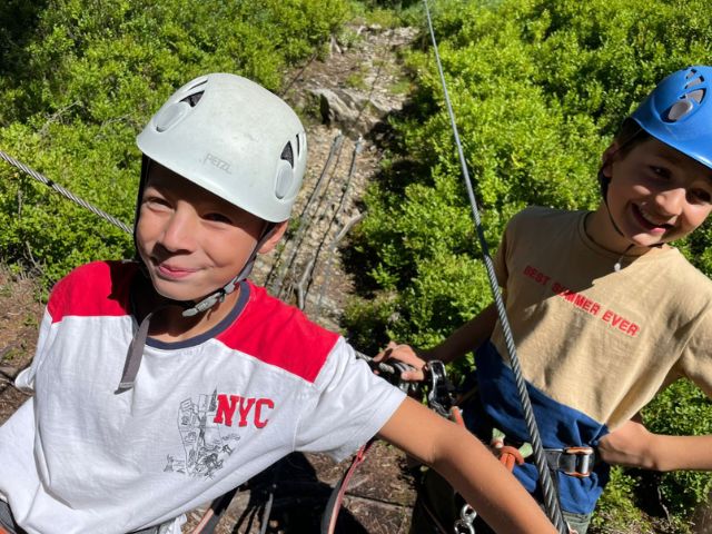 Activité parcours aventure en colo de vacances cet été