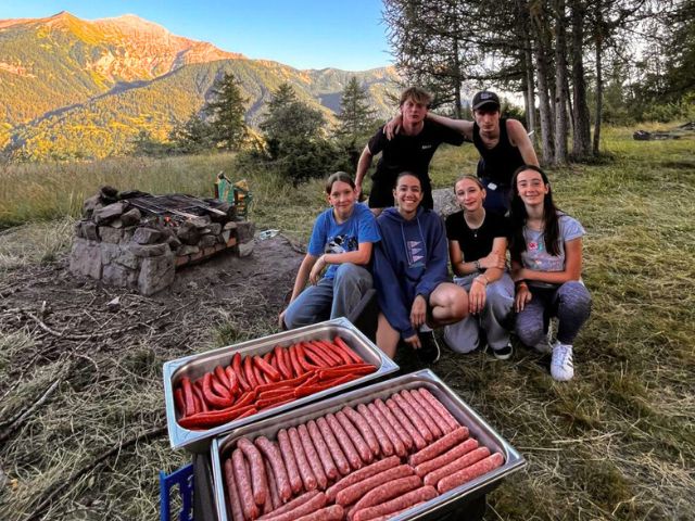 Bivouac en colo de vacances pré ados cet été à St Jean St Nicolas