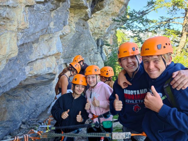 Activité escalade en colo de vacances multi activités à St Jean St Nicolas