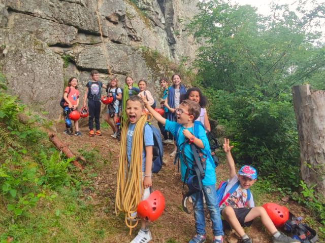 Activité escalade en colo de vacances cet été