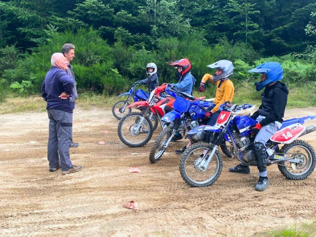 Sports mécaniques en colo cet été pour ados