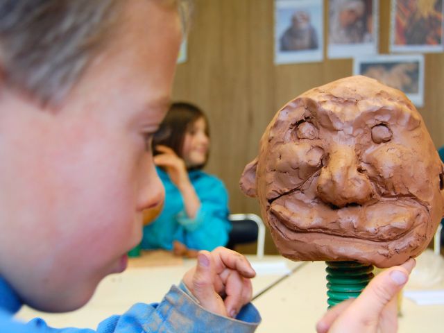 Atelier modelage en colo de vacances cet été à Aubenas