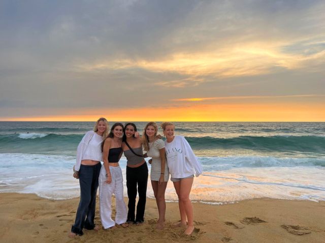 Groupe d'ados en colo de vacances cet été à Capbreton 