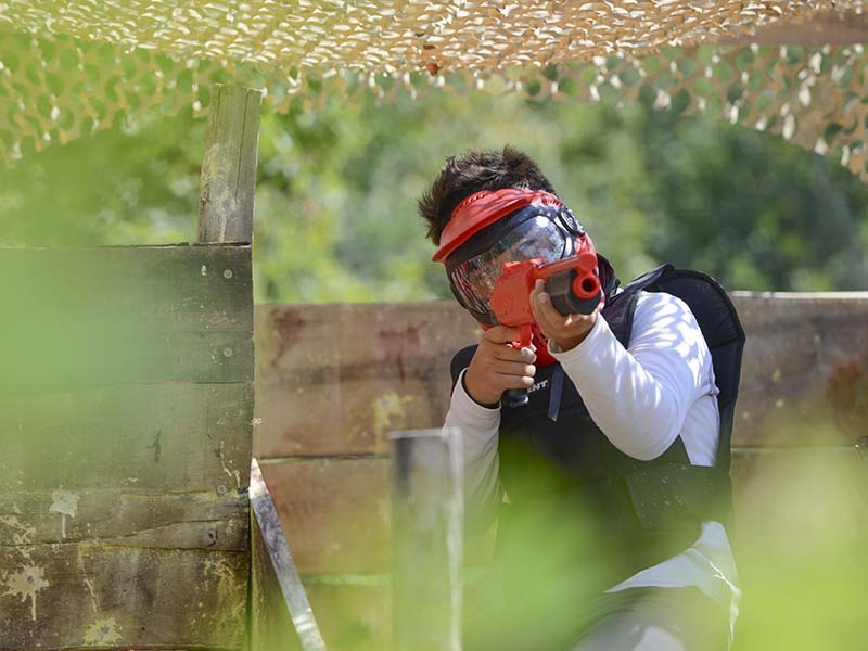 Laser game en colo de vacances cet été