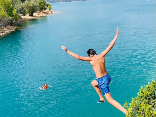 Baignade lac de ste croix en colo