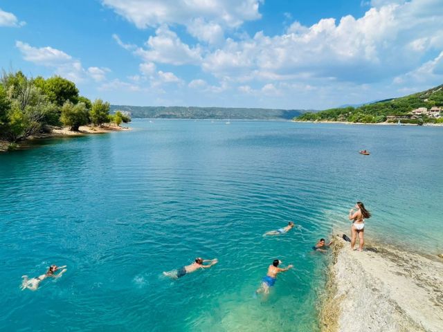 Lac de Ste Croix en colo de vacances multi activités cet été