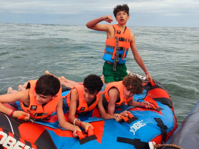 Activité bouée tractée cet été en colo