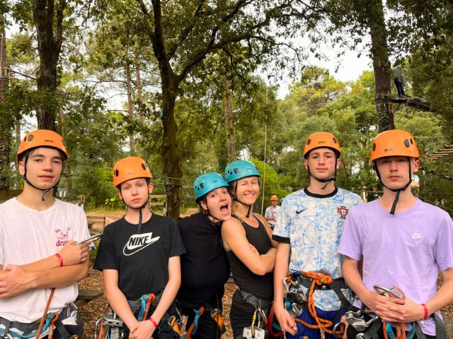 Parcours aventure Robinson en colo de vacances pour ados cet été