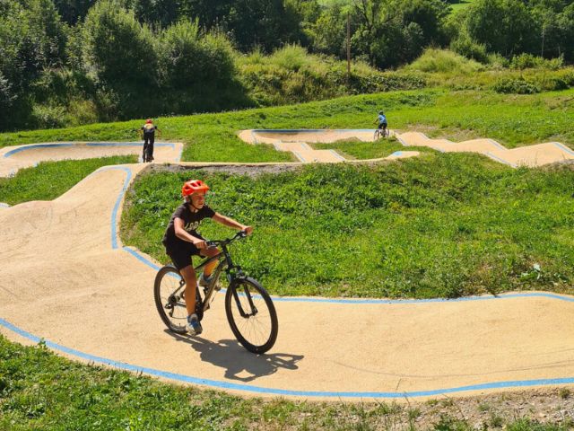 Activité vélo en colonie de vacances cet été à Hauteluce