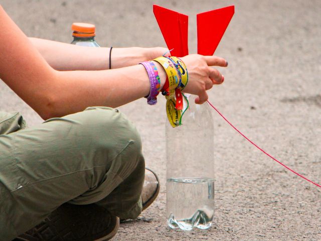 Expériences scientifiques en colo de vacances cet été à Aubenas