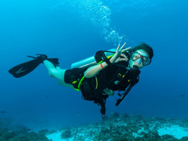 Plongée sous marine en colo cet été