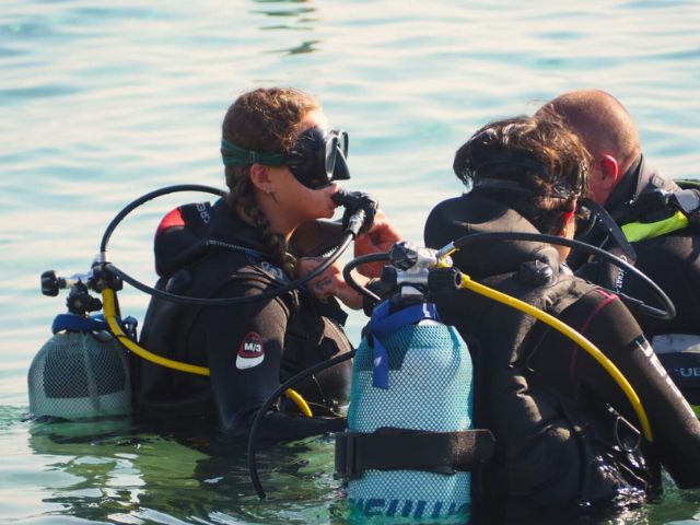 Activité plongée en colo de vacances itinérante cet été