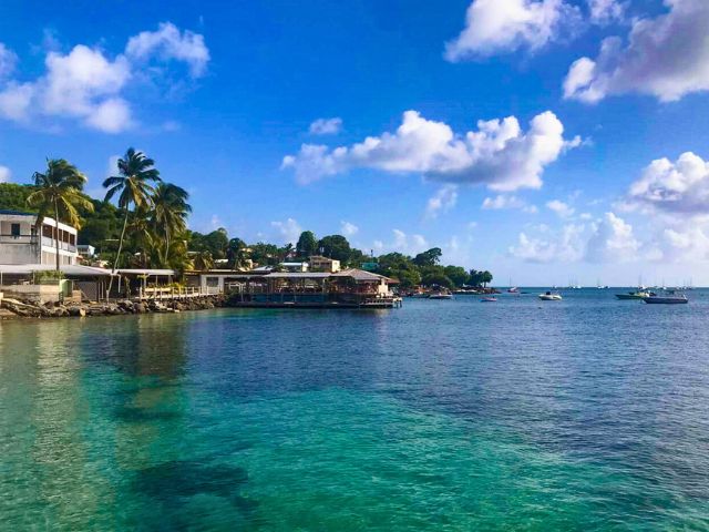 Plage eau turquoise Martinique cet été