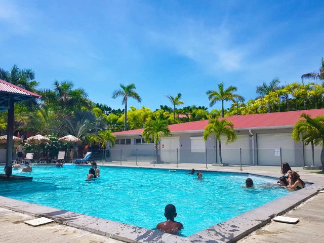 Piscine sur le centre en Martinique cet été