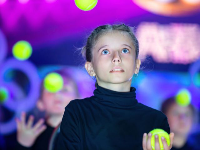 Activité cirque en colo multi activités cet été