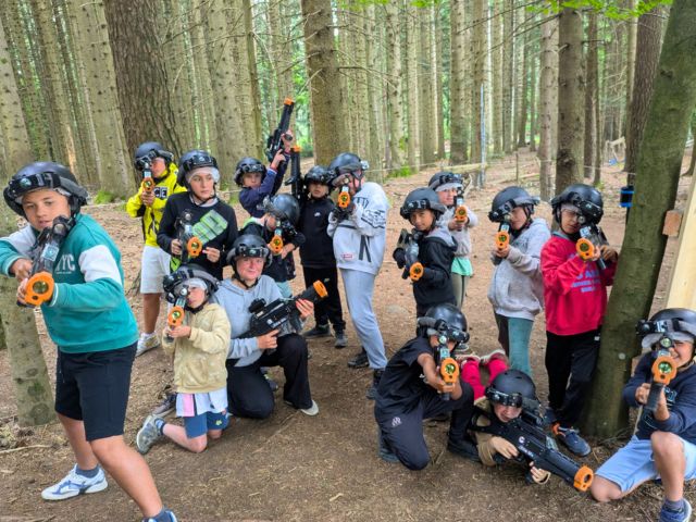 Activité laser game en colo de vacances cirque cet été