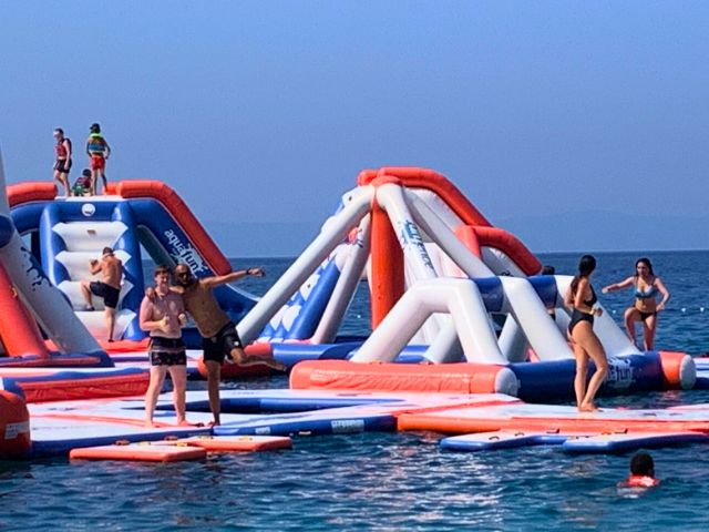 Jeux gonflables en colo de vacances cet été