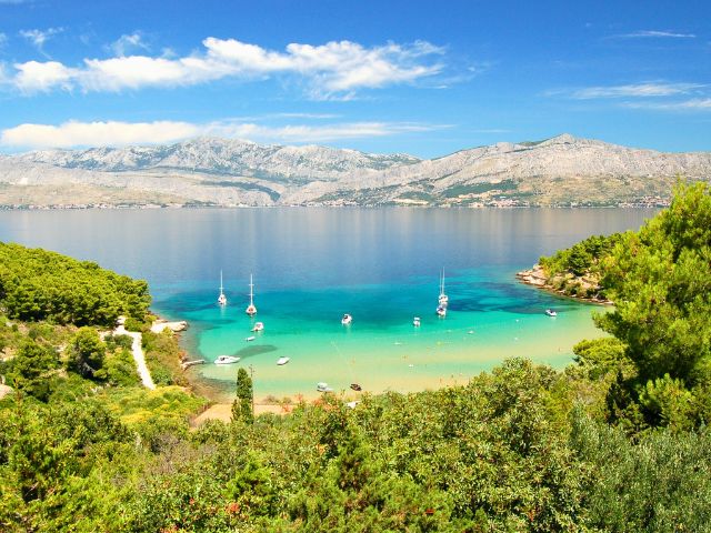 Eau turquoise en colo de vacances en Croatie cet été 