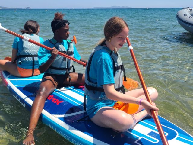 Activité paddle en colo de vacances cet été