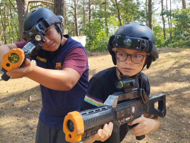 Activité laser game en colo de vacances cet été