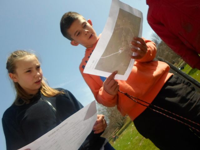 Activité course d'orientation en colo de vacances cet été