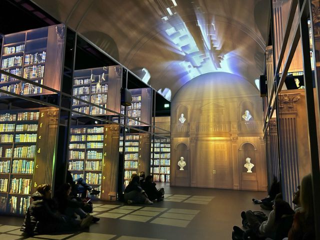 Trinity collège et sa grande bibliothèque en Irlande