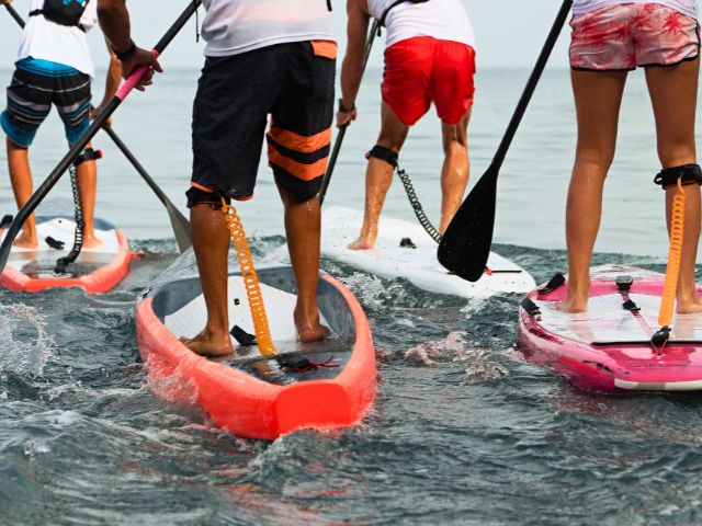 Session paddle en colo de vacances à Minorque