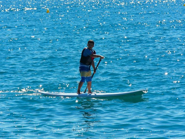 Paddle en colo de vacances à Minorque cet été