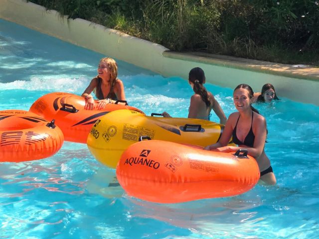 Parc aquabrava cet été en colo de vacances