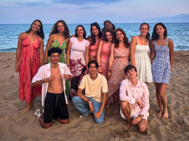 Groupe de jeunes en colo de vacances cet été en Espagne