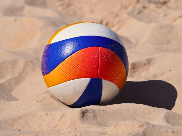 Activité volley en colo cet été à Yssingeaux pour enfants et ados