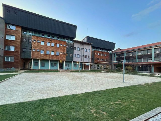 Terrain de volley en colo cet été à Yssingeaux